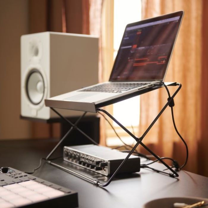 Laptop stand